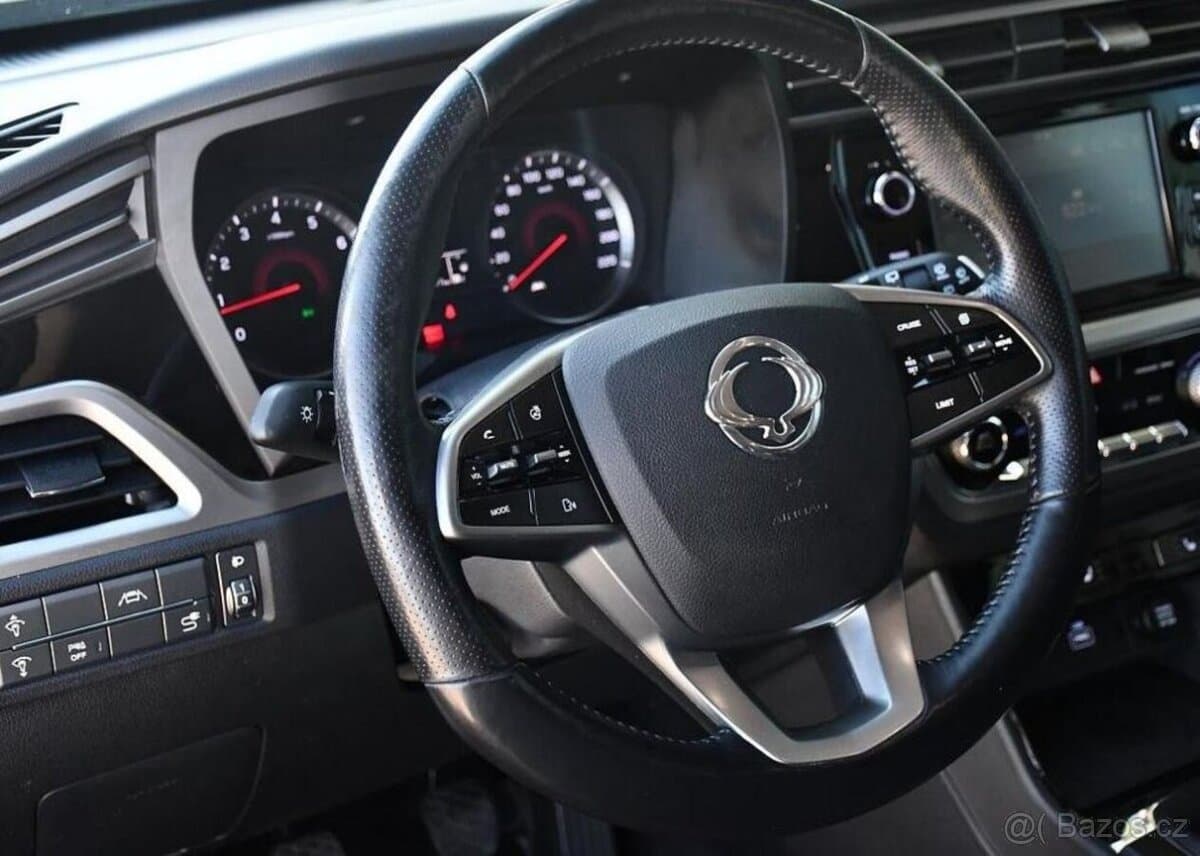 2020 SsangYong KORANDO - 16
