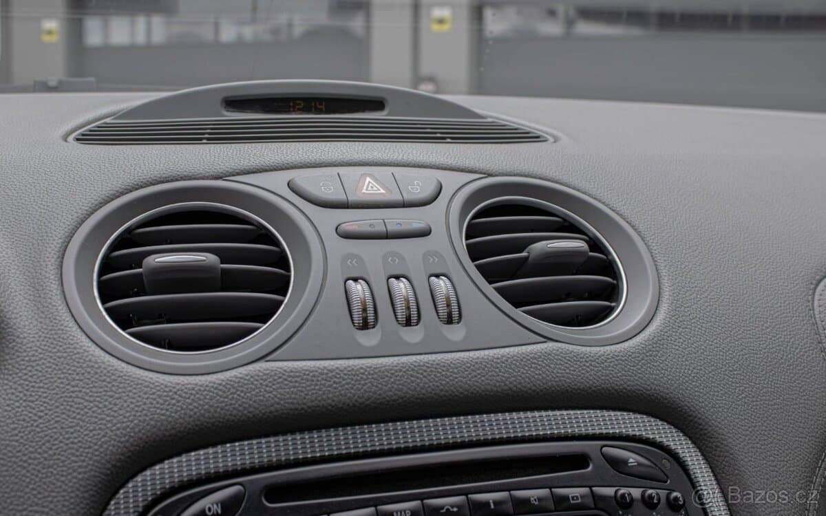2004 Mercedes-Benz SL - 16