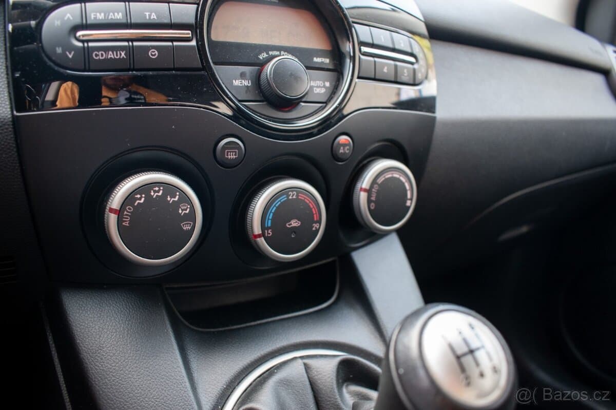 Mazda 2 - 16