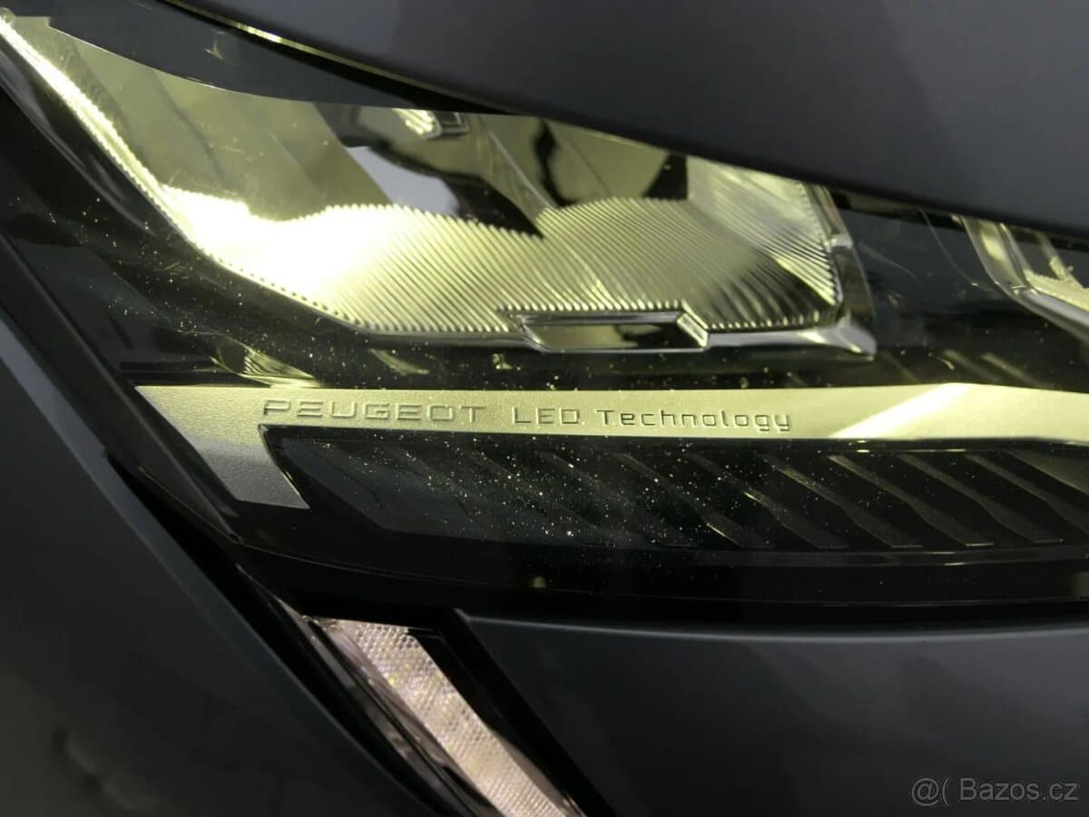 2022 Peugeot 308 - 16