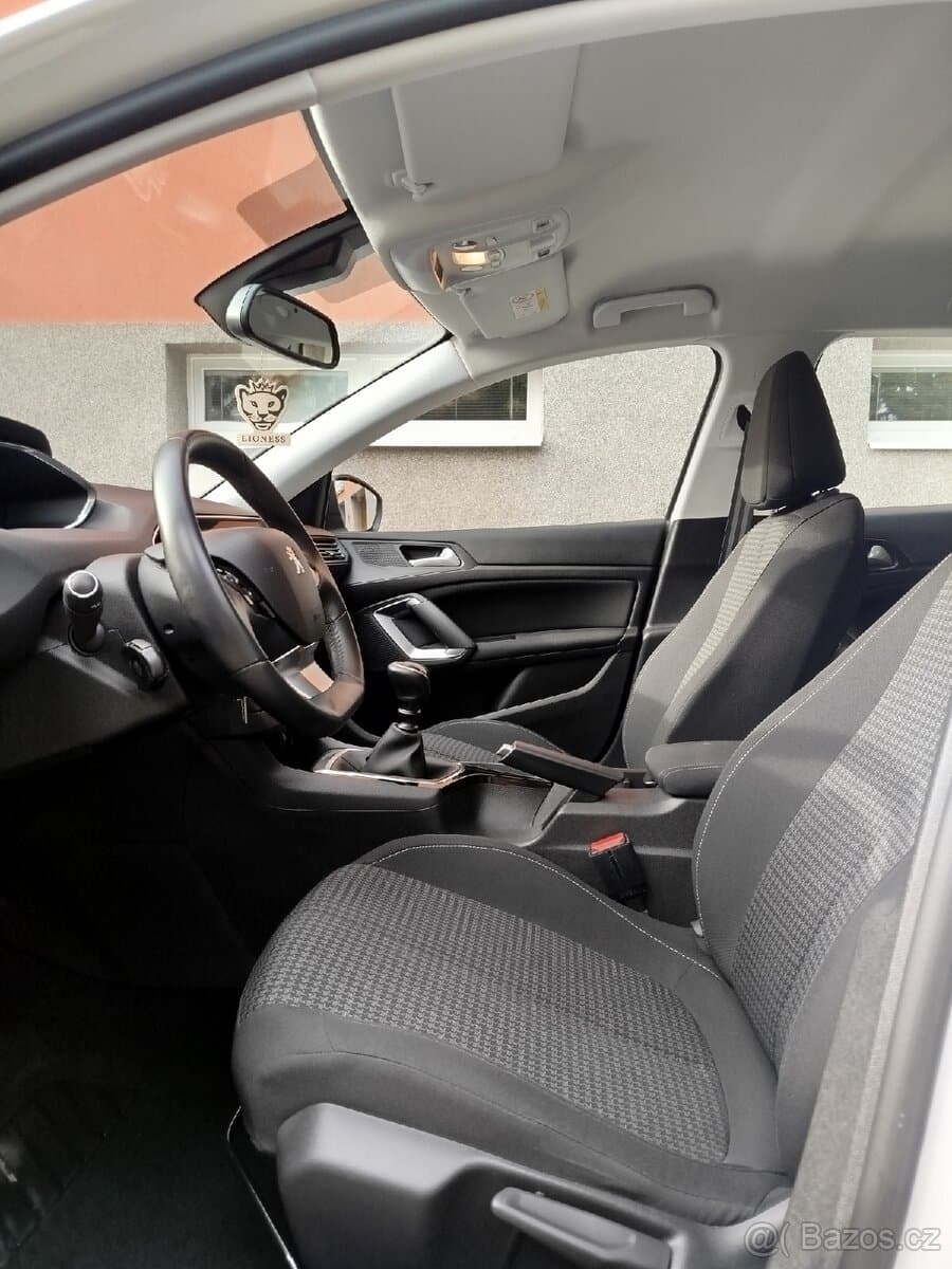 2021 Peugeot 308 - 16