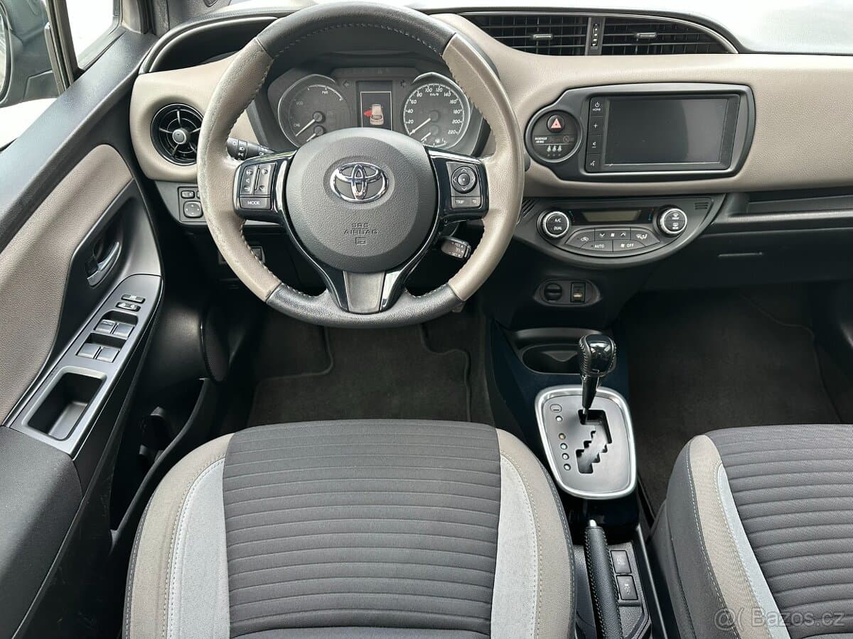 2020 Toyota YARIS - 16