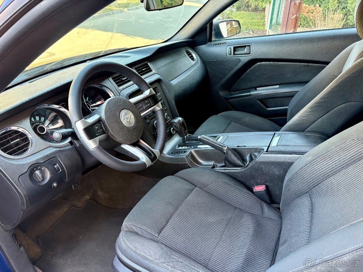 2013 Ford MUSTANG - 16