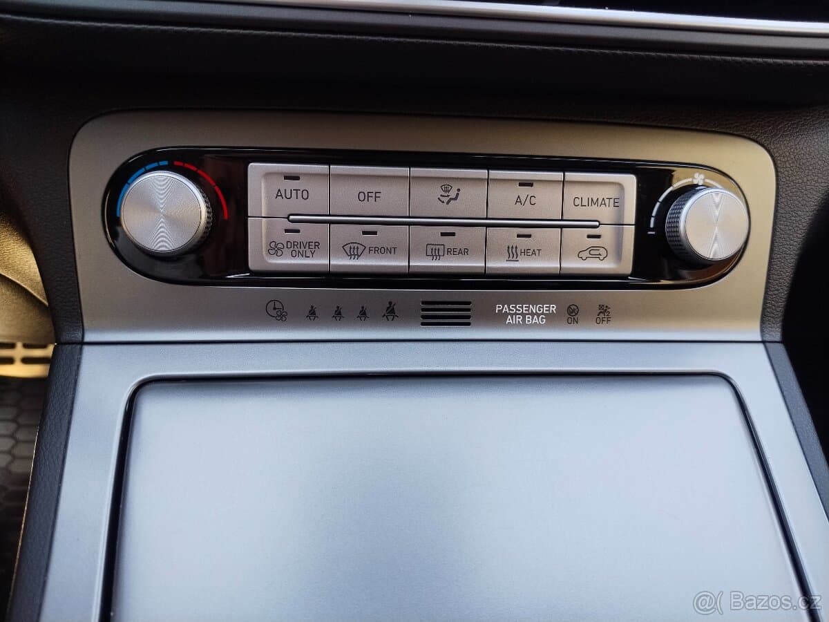 2021 Hyundai KONA - 16