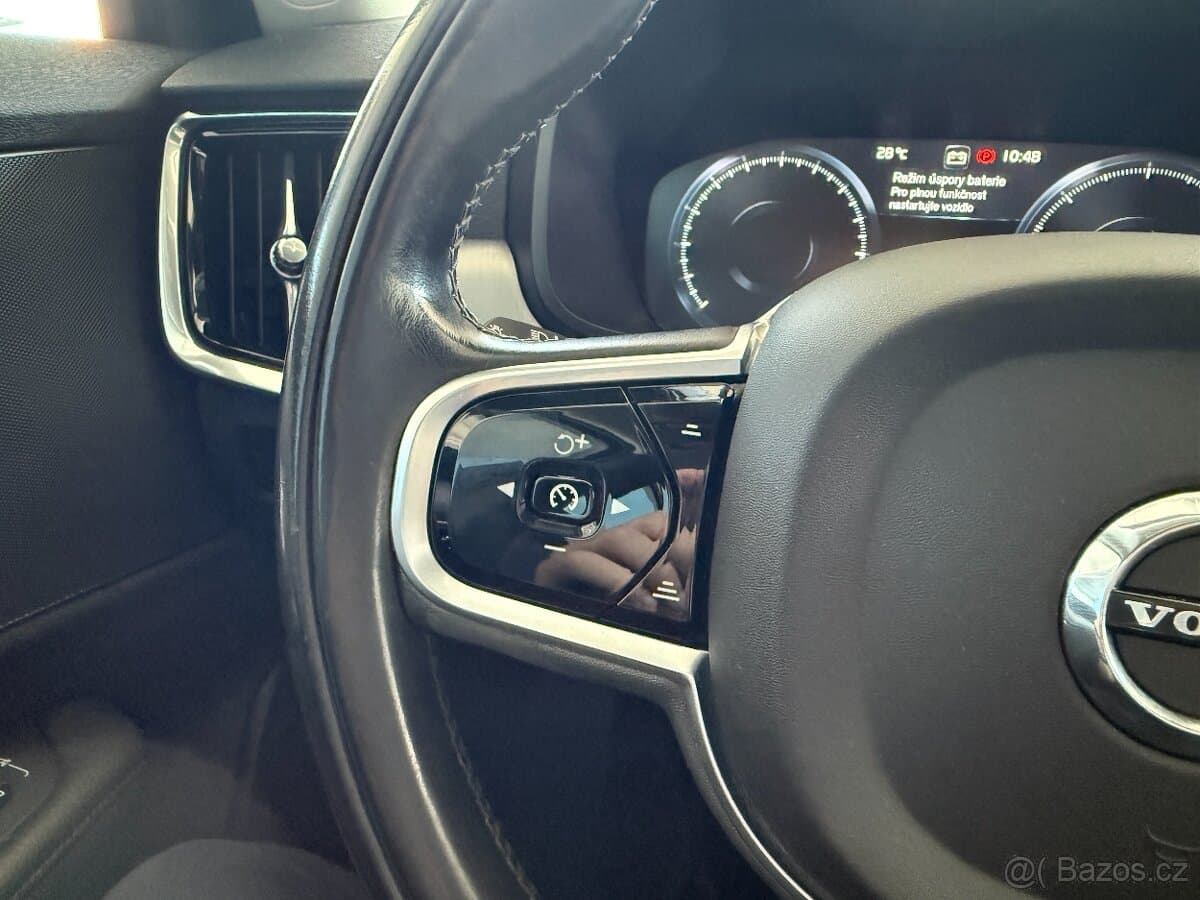 2019 Volvo V90 - 16