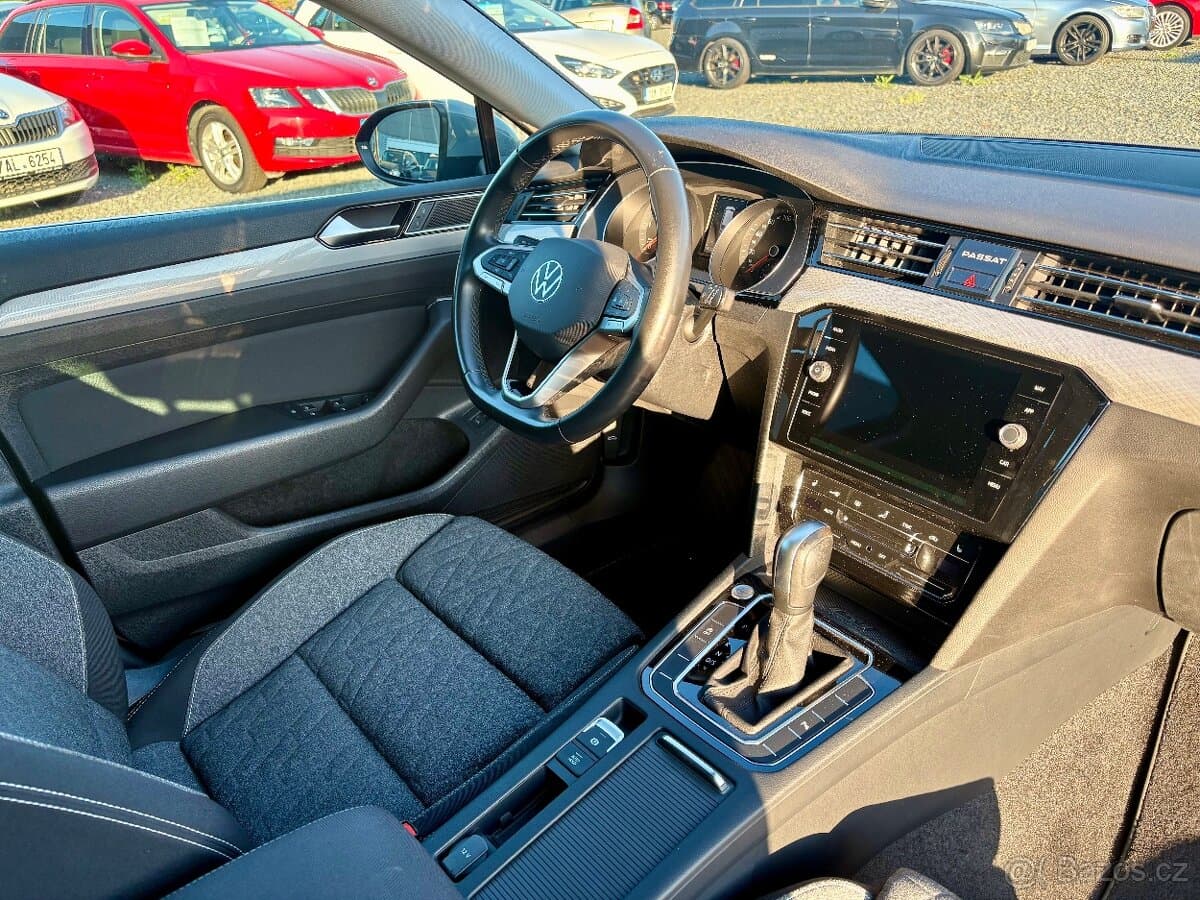 2022 Volkswagen PASSAT - 16