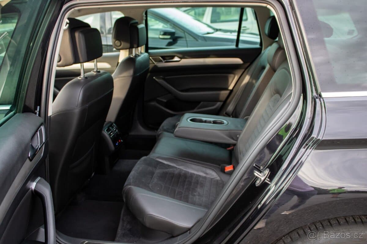 2016 Volkswagen PASSAT - 16