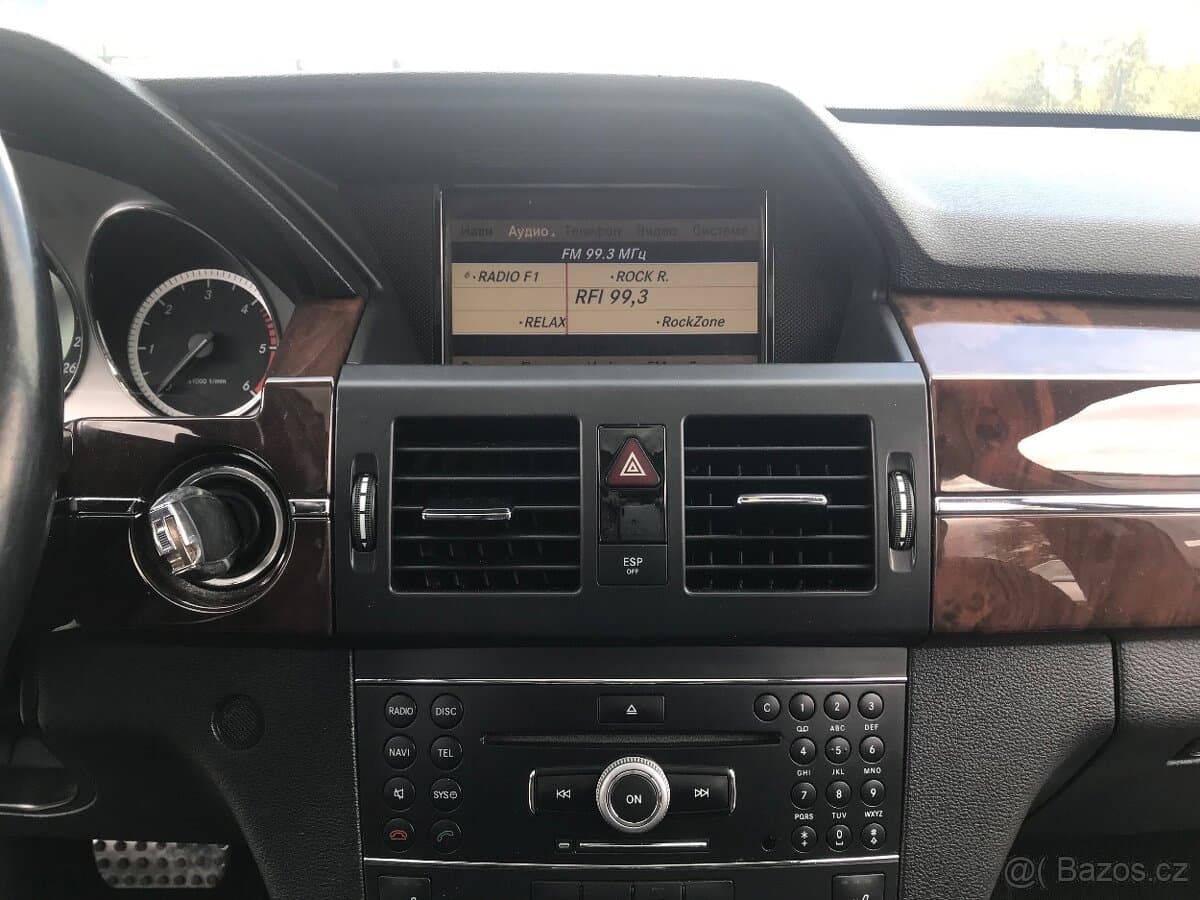 2010 Mercedes-Benz GLK - 16