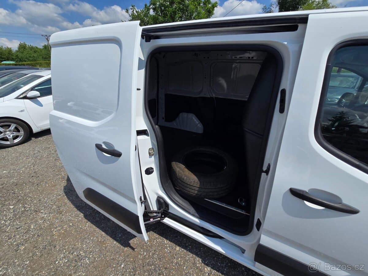 2020 Opel COMBO - 16