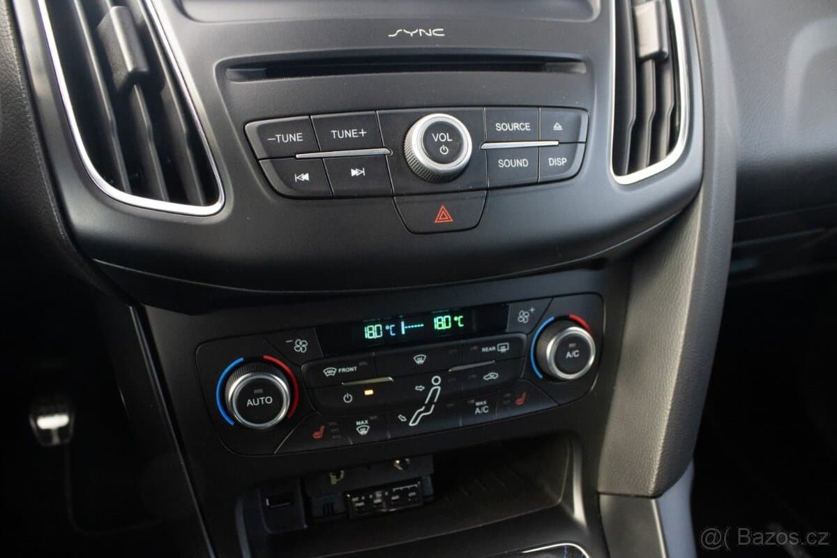 2017 Ford FOCUS - 16