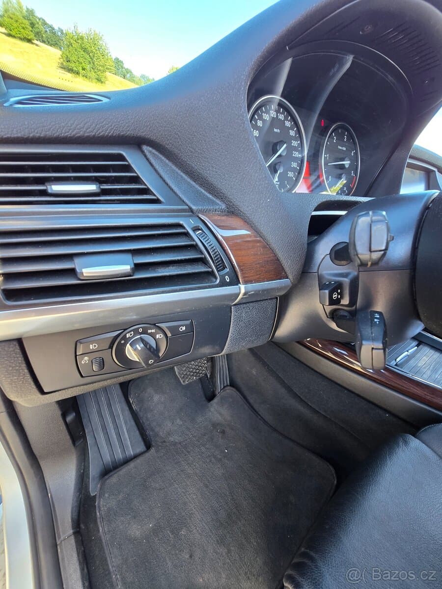 2010 BMW X5 - 16