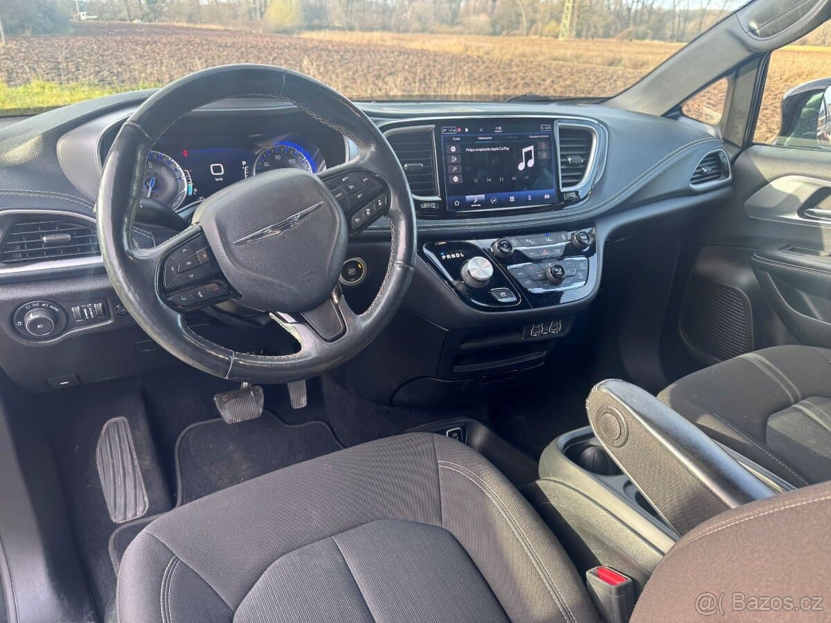 2021 Chrysler PACIFICA - 16