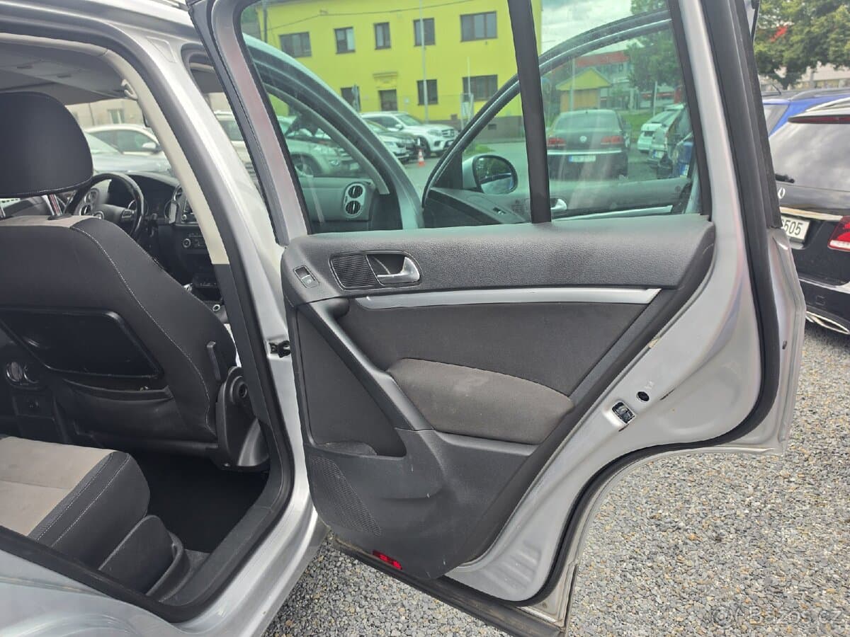 2012 Volkswagen TIGUAN - 16