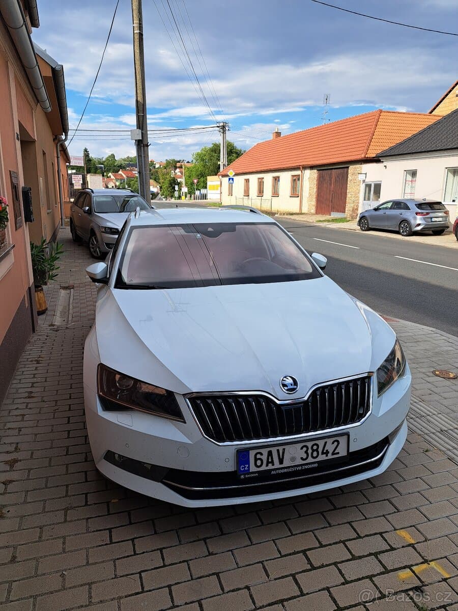 2018 Škoda SUPERB - 16