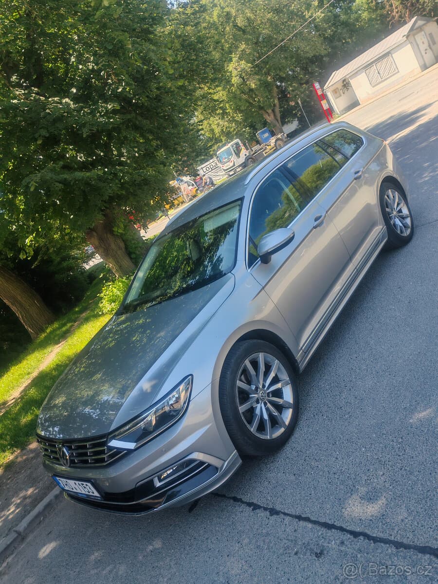 2018 Volkswagen PASSAT - 16