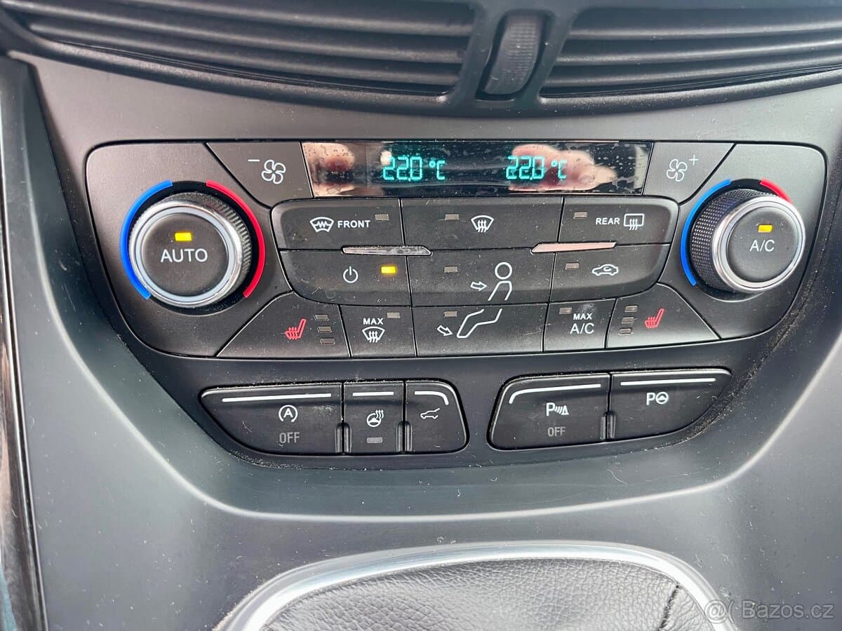 2019 Ford KUGA - 16