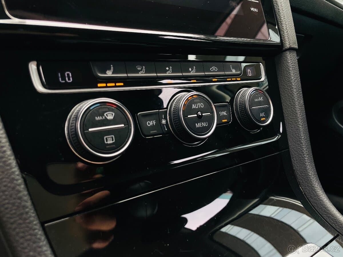 2019 Volkswagen GOLF - 16
