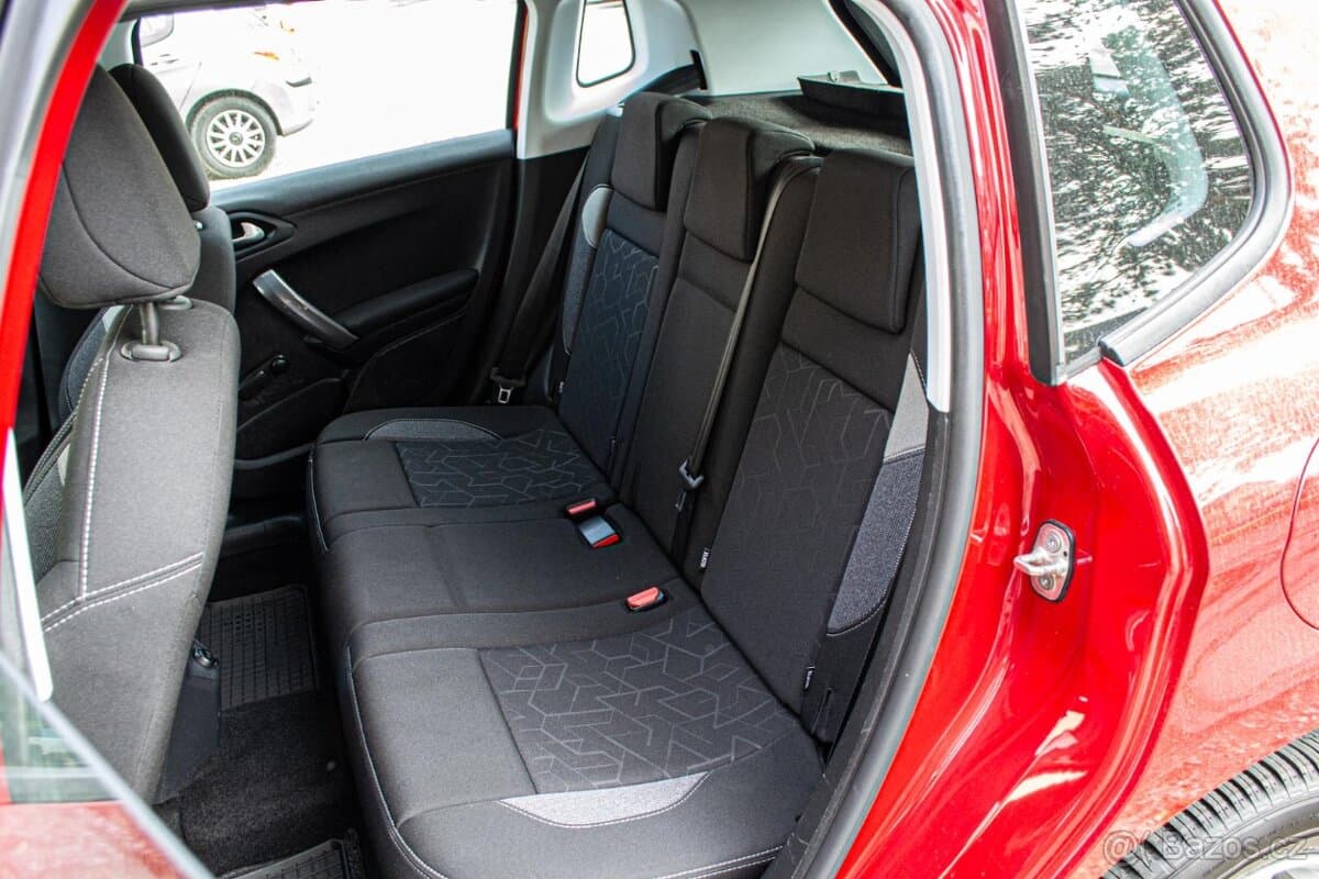 2016 Peugeot 2008 - 16
