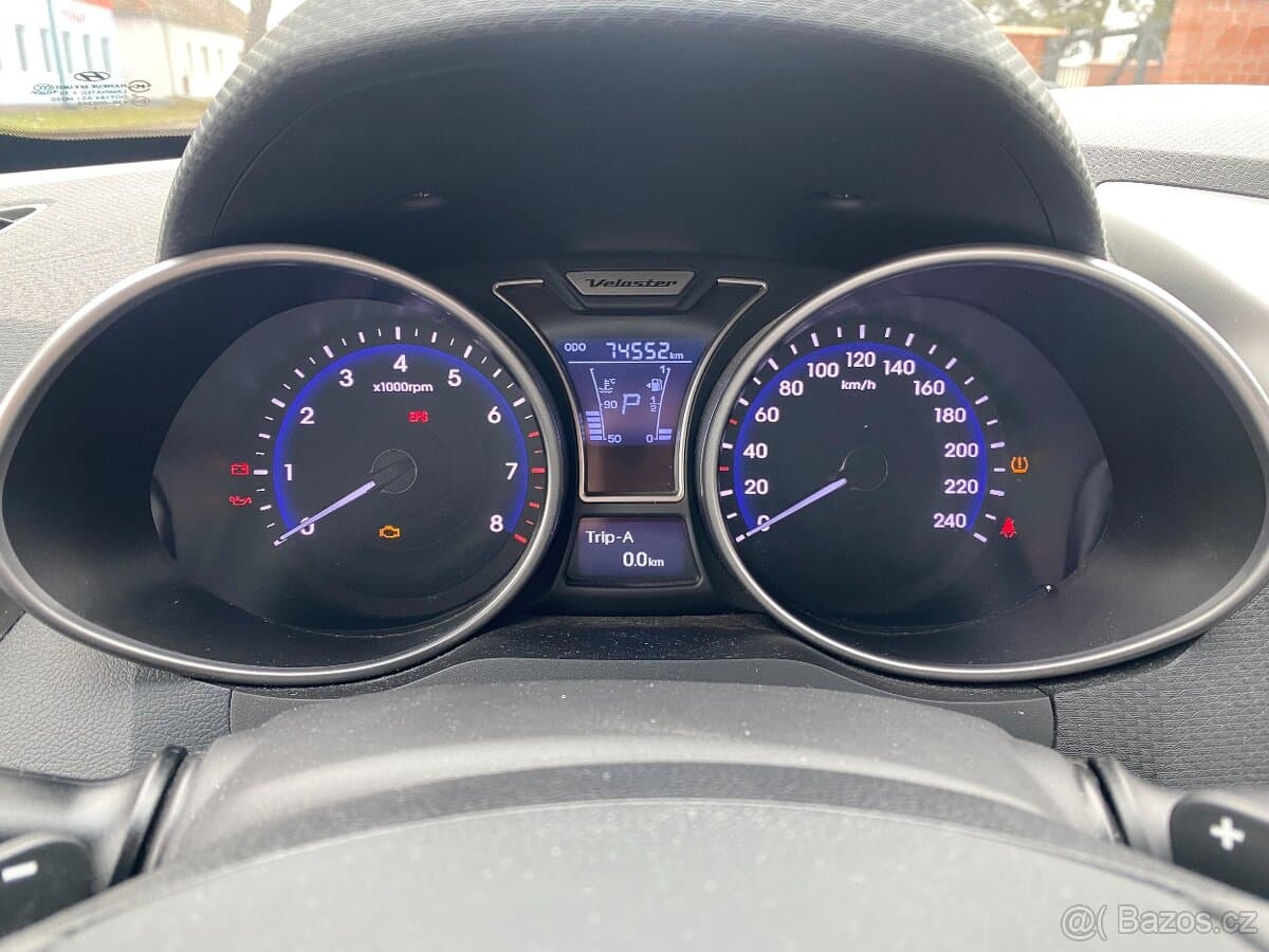 Hyundai VELOSTER - 16