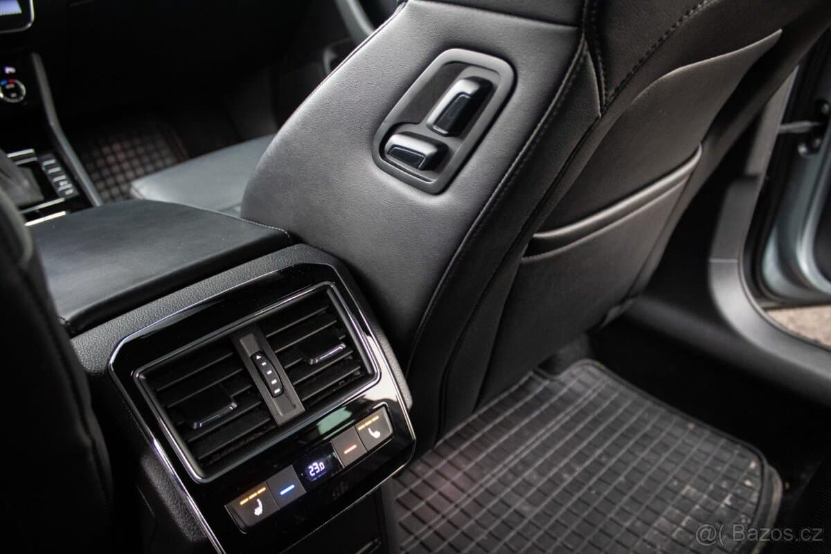 2019 Škoda SUPERB - 16