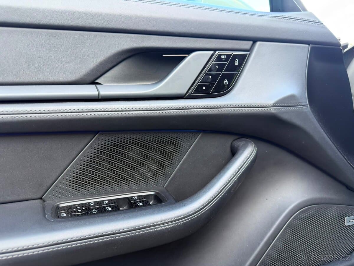 2021 Porsche TAYCAN - 16