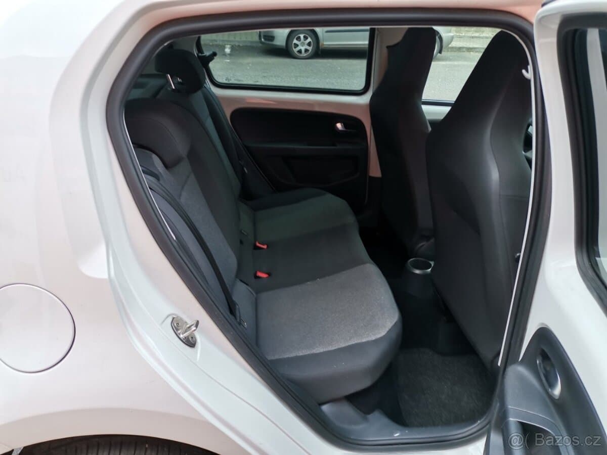 2014 Volkswagen UP! - 16