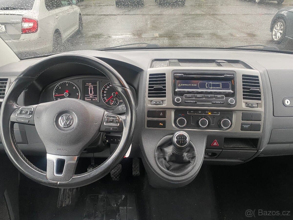 2013 Volkswagen CARAVELLE - 16