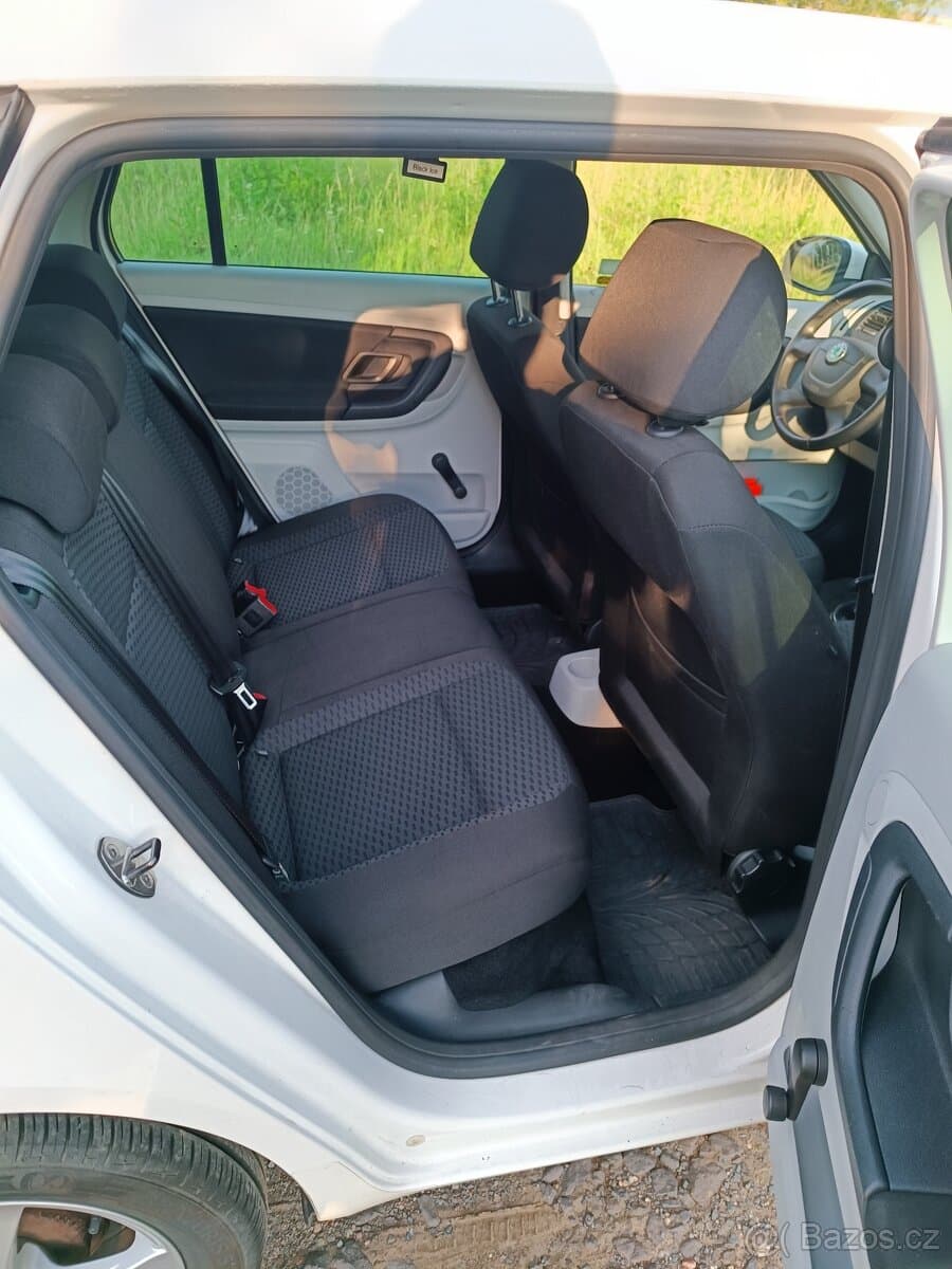 2010 Škoda FABIA - 16