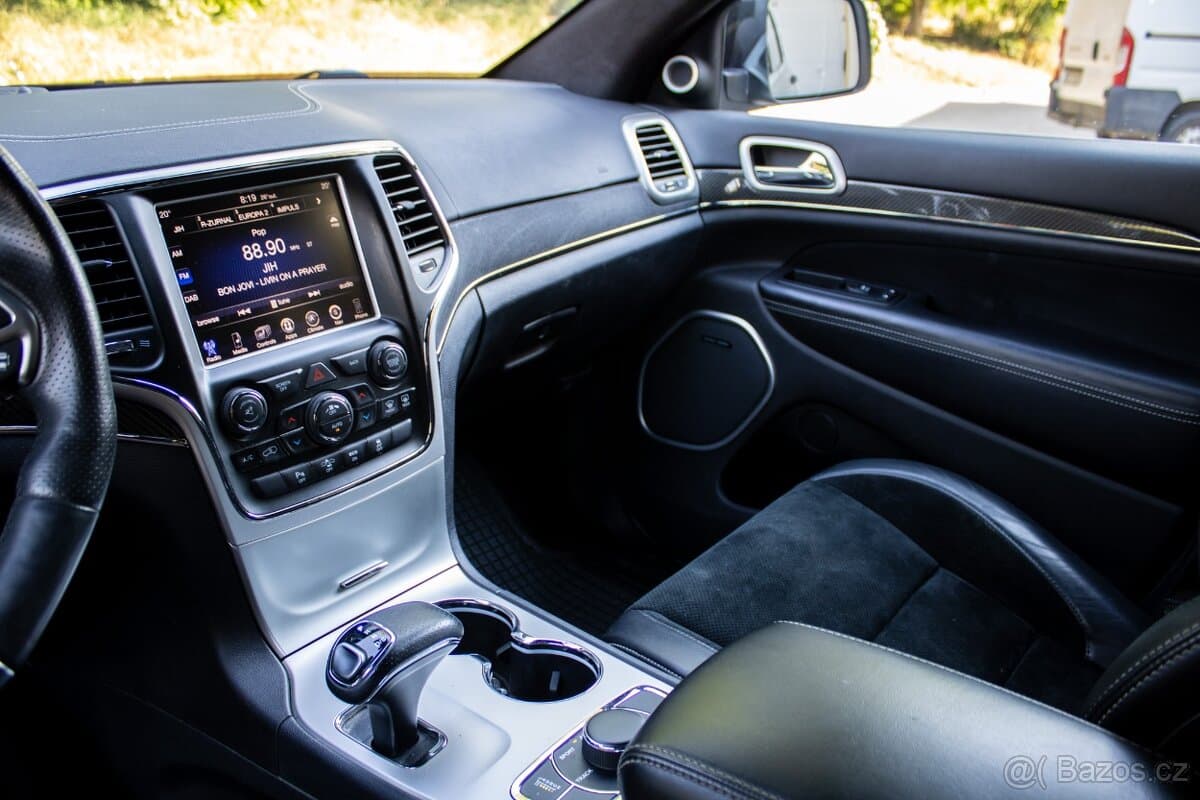 2015 Jeep CHEROKEE - 16