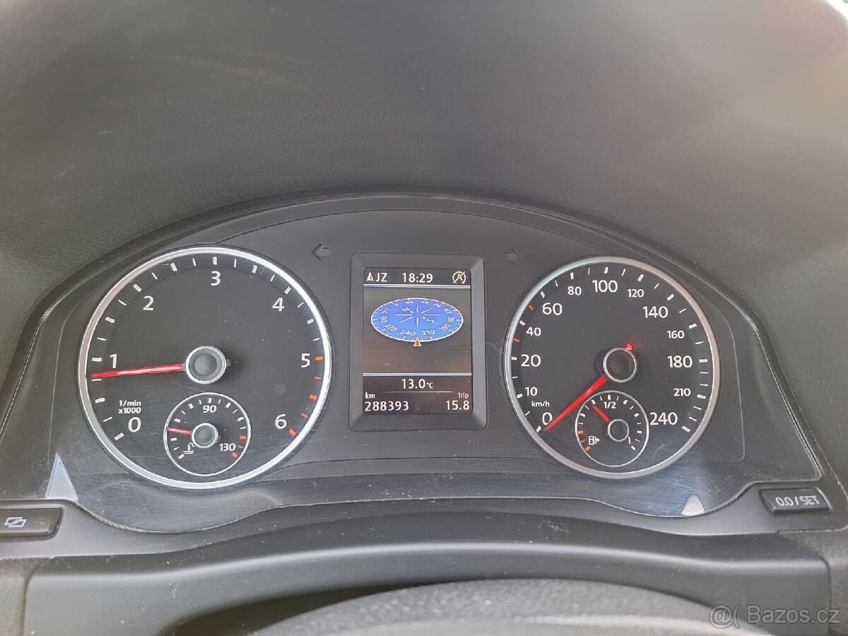 2011 Volkswagen TIGUAN - 16