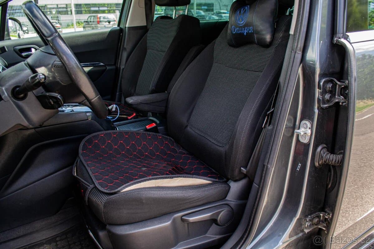 2010 Peugeot 5008 - 16