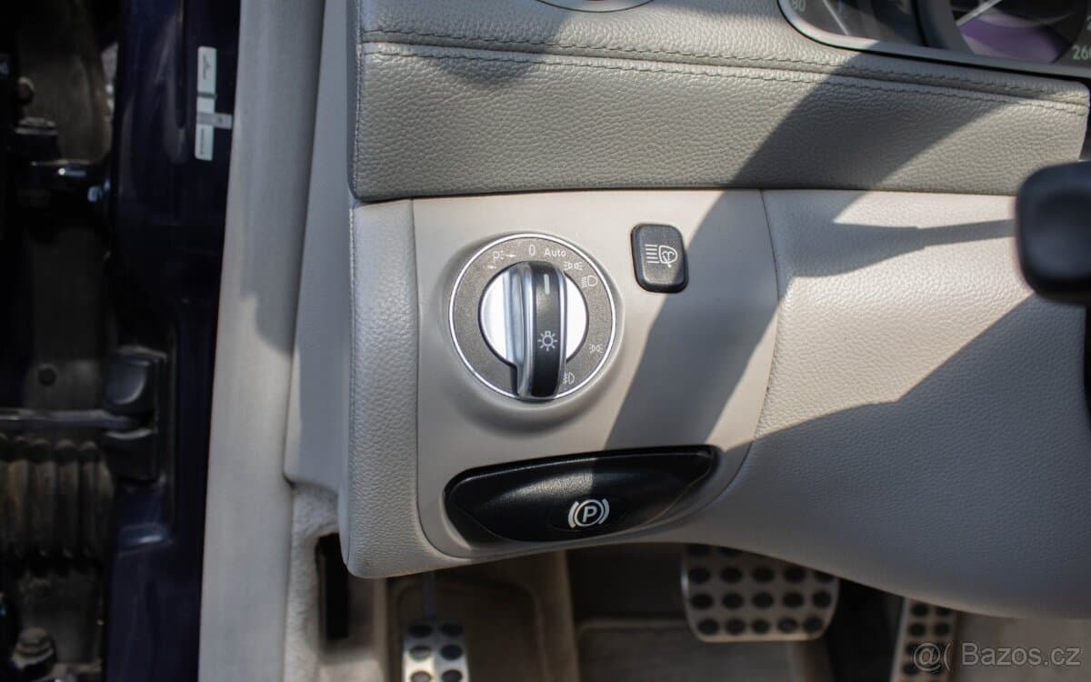 2004 Mercedes-Benz SL - 16