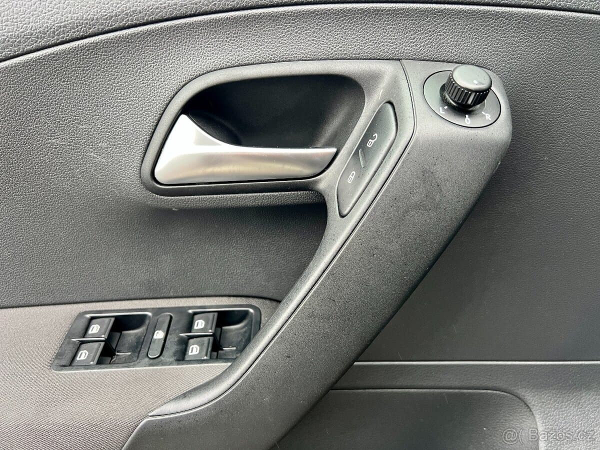 2012 Volkswagen POLO - 16