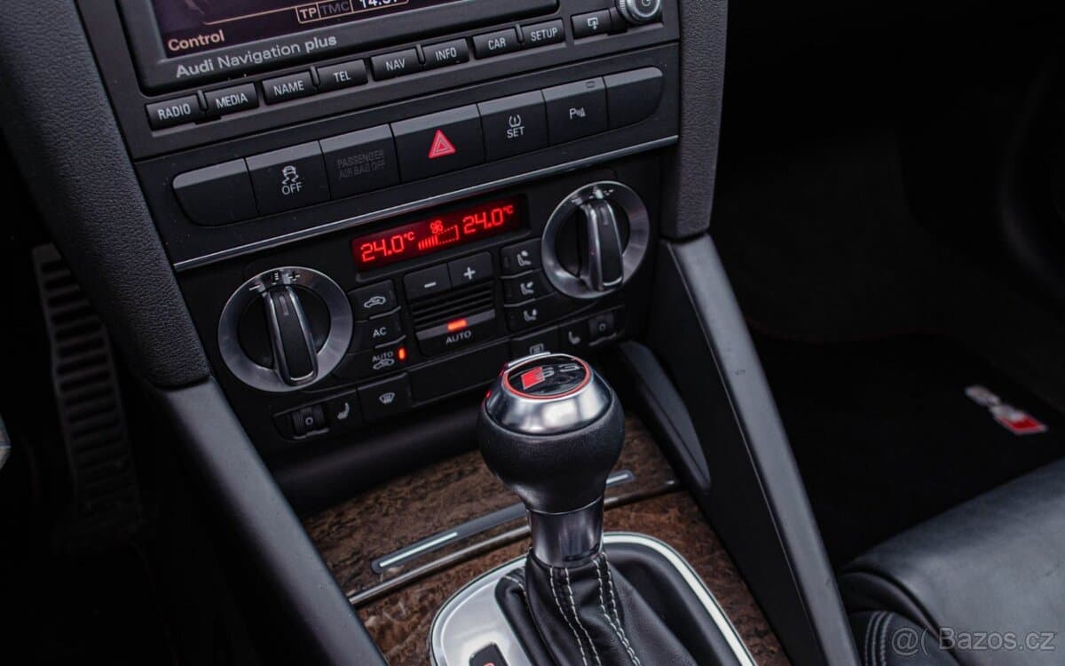 2010 Audi S3 - 16