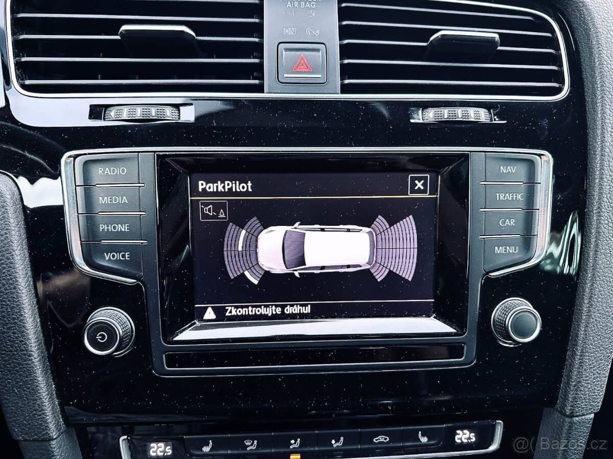 2013 Volkswagen GOLF - 16