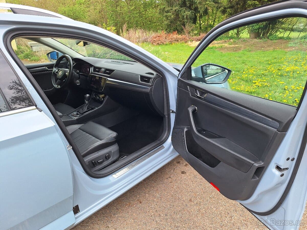 2022 Škoda SUPERB - 16