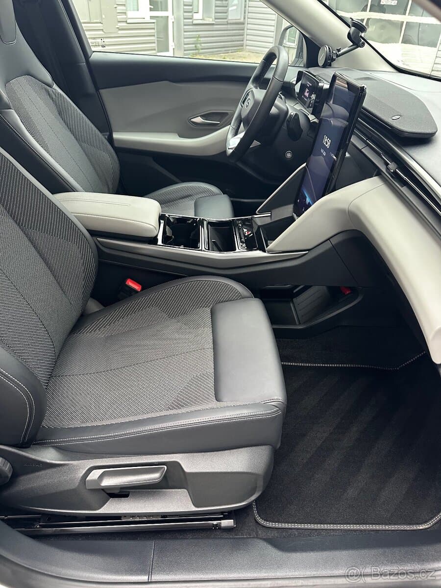 2025 Ford EXPLORER - 16