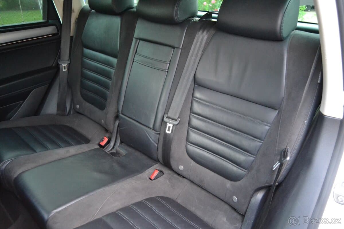 2015 Volkswagen TOUAREG - 16