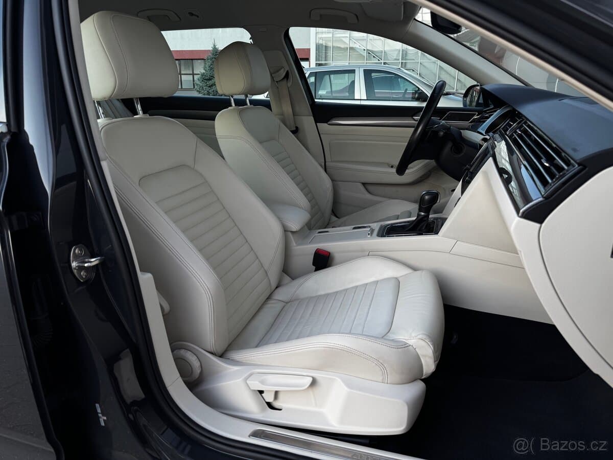 2016 Volkswagen PASSAT - 16