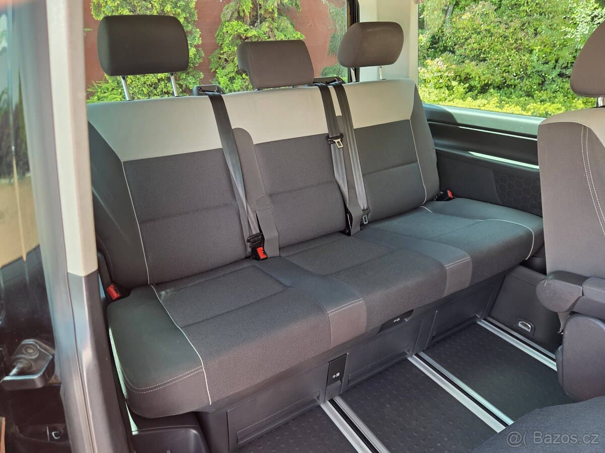 2012 Volkswagen MULTIVAN - 16