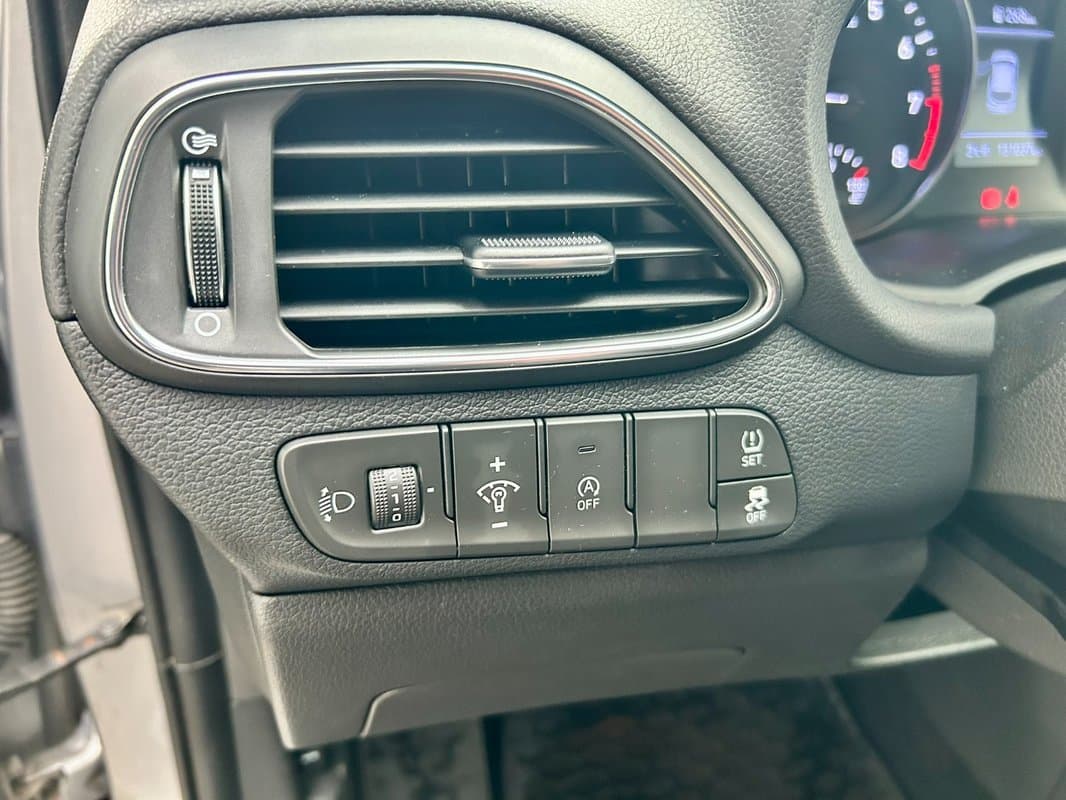 2022 Hyundai i30 - 16