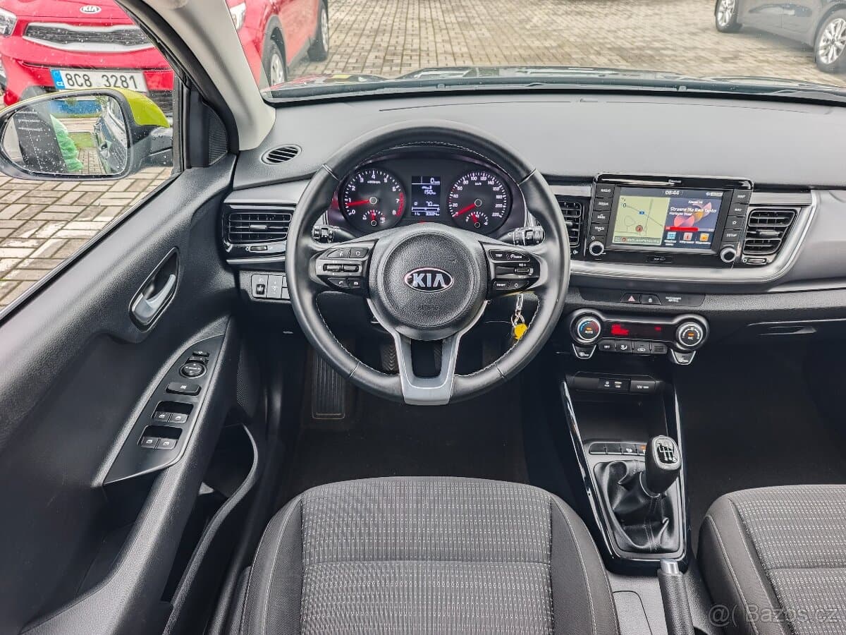2019 Kia STONIC - 16