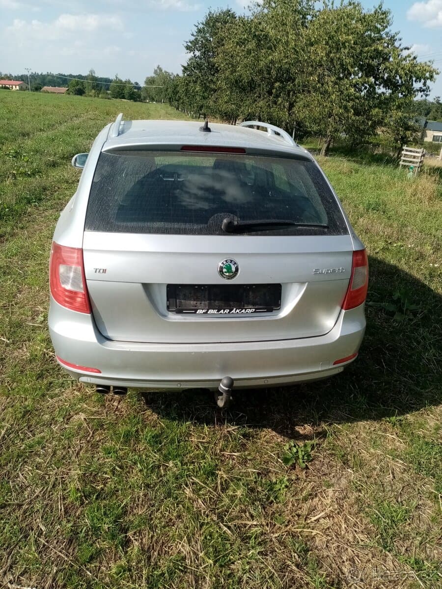 2012 Škoda SUPERB - 16