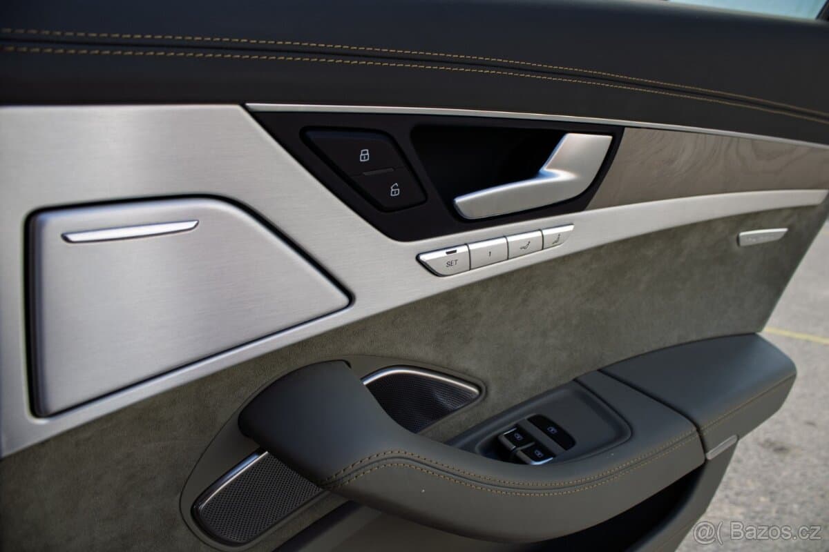 2015 Audi A8 - 16