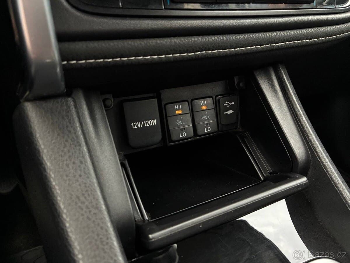 2018 Toyota COROLLA - 16