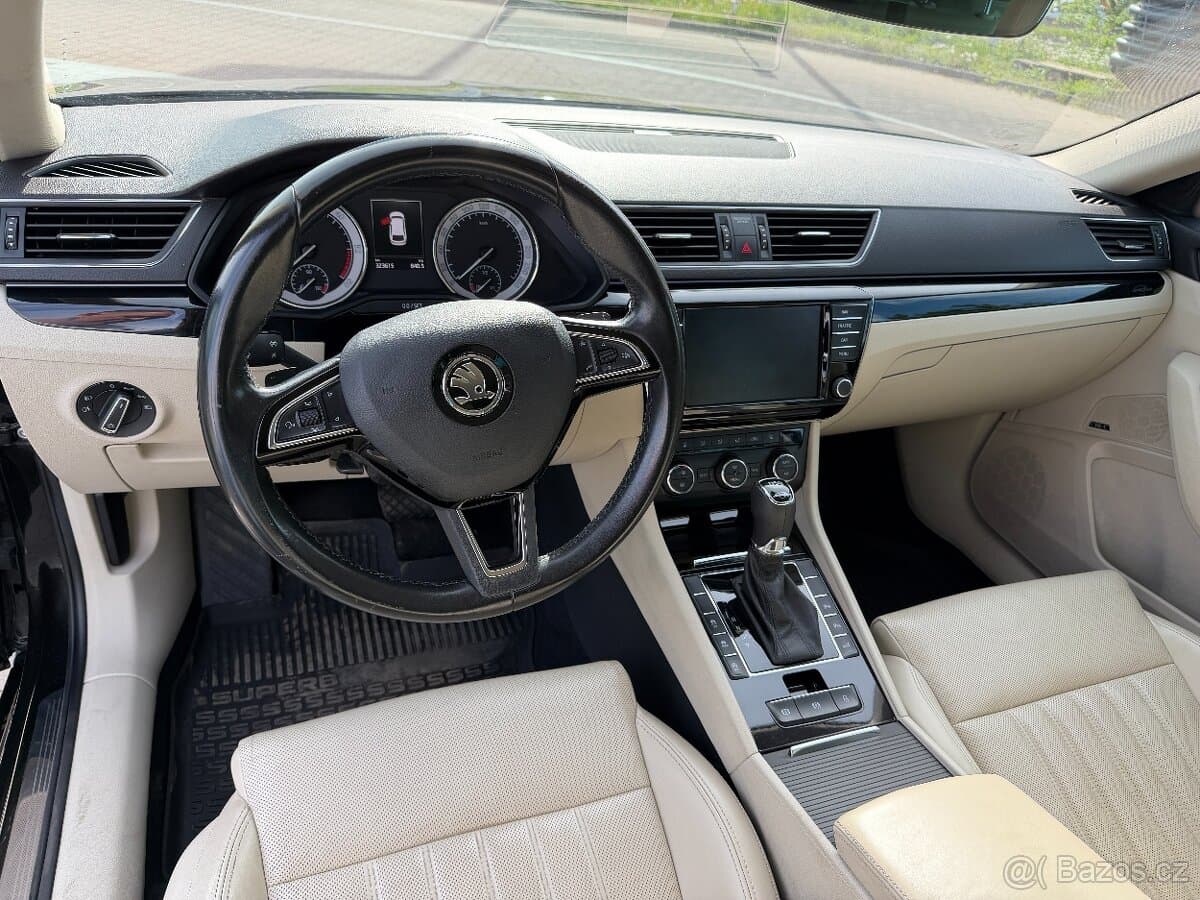 2016 Škoda SUPERB - 16