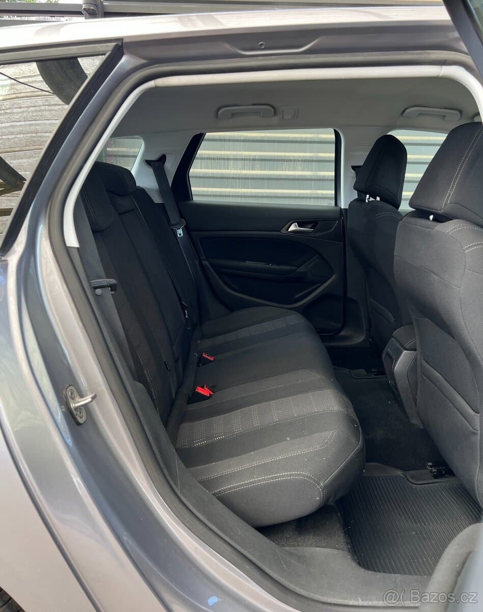 2014 Peugeot 308 - 16