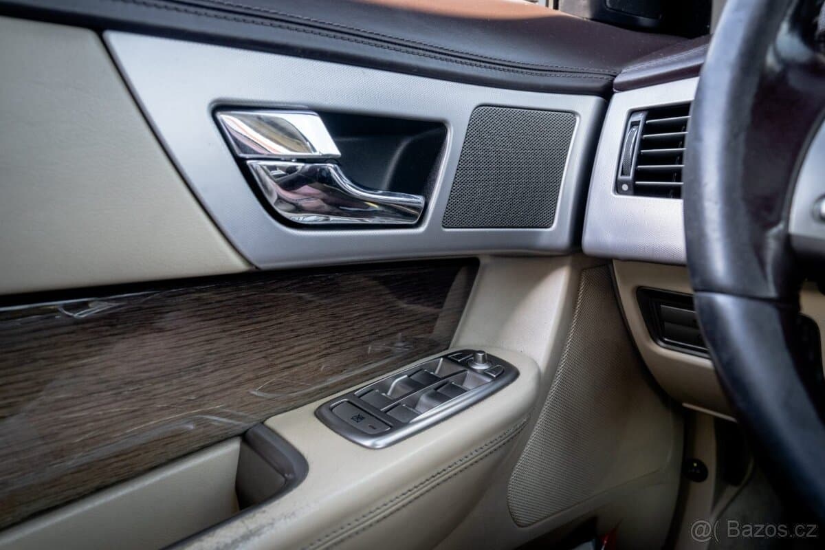 2008 Jaguar XF - 16