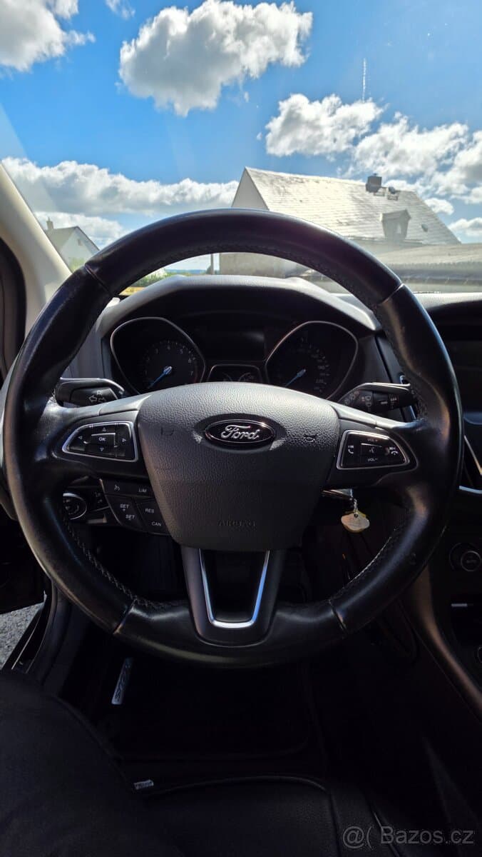 2015 Ford FOCUS - 16