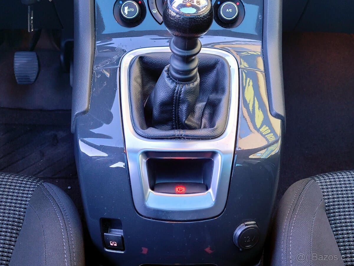 2011 Peugeot 5008 - 16